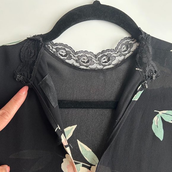Reformation - Cocktail Dress, Size 0, floral pattern with lace - Picture 9 of 9